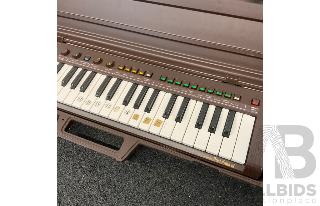 YAMAHA PortaSound PS-3 Electroinic Keyboard  in Original Brown Hard Carrying Case