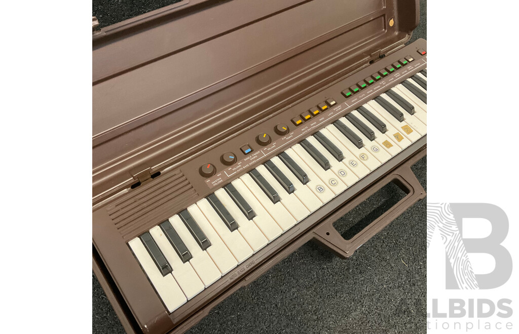 YAMAHA PortaSound PS-3 Electroinic Keyboard  in Original Brown Hard Carrying Case