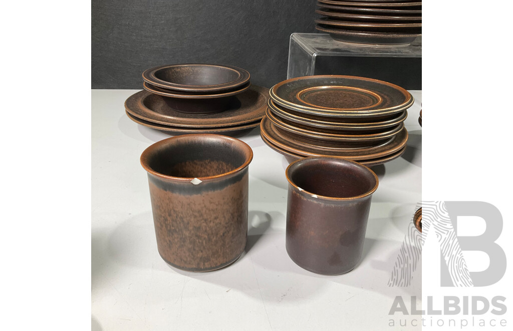28 Piece Set of Arabia Ware