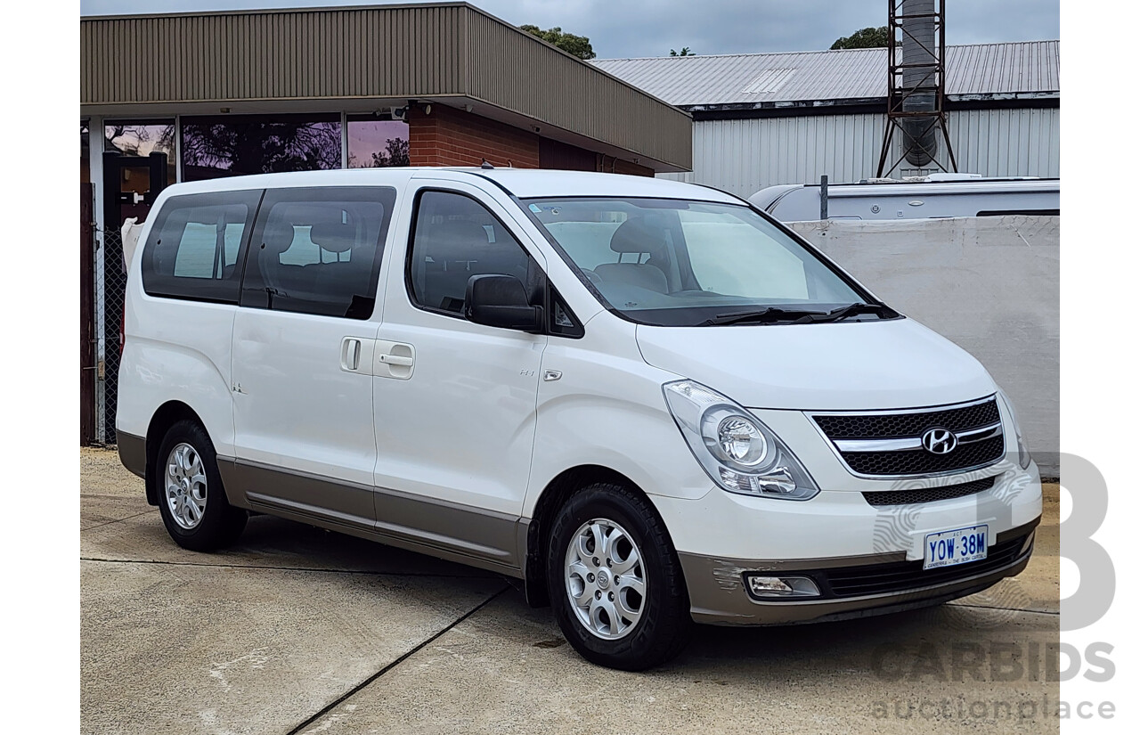 1/2014 Hyundai Imax TQ MY13 4d Wagon White 2.5L