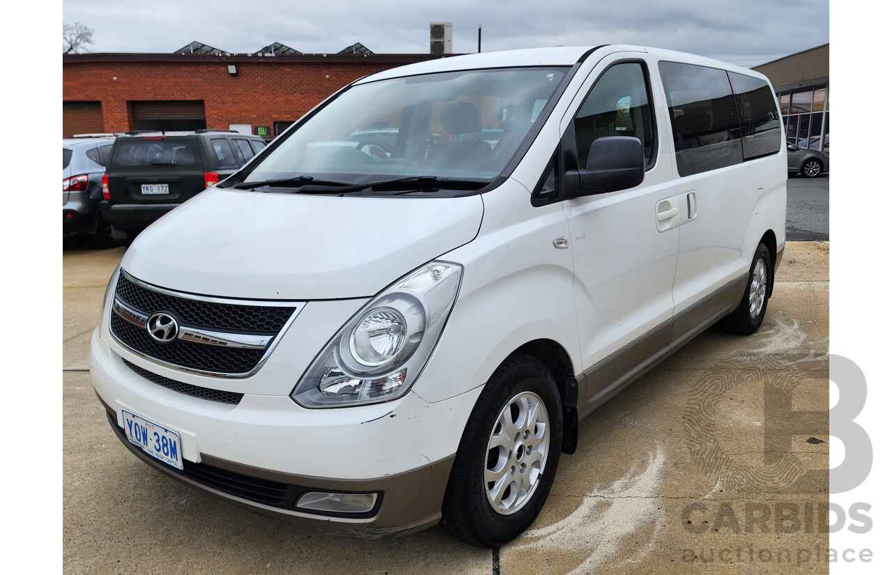 1/2014 Hyundai Imax TQ MY13 4d Wagon White 2.5L