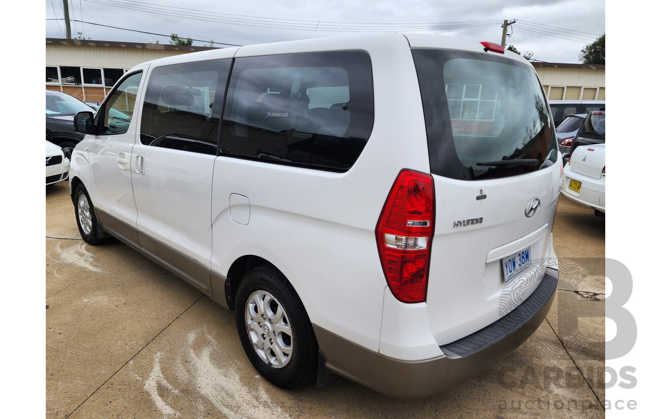 1/2014 Hyundai Imax TQ MY13 4d Wagon White 2.5L