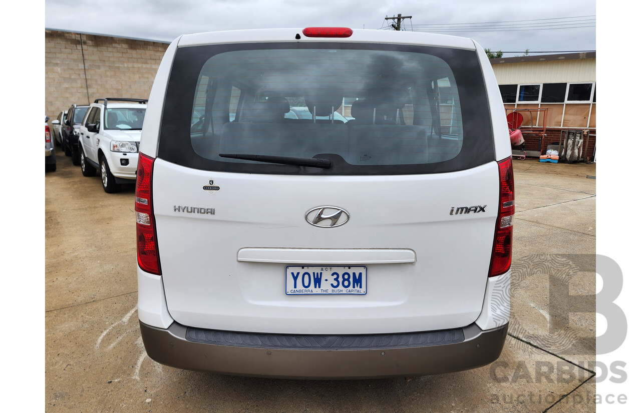 1/2014 Hyundai Imax TQ MY13 4d Wagon White 2.5L