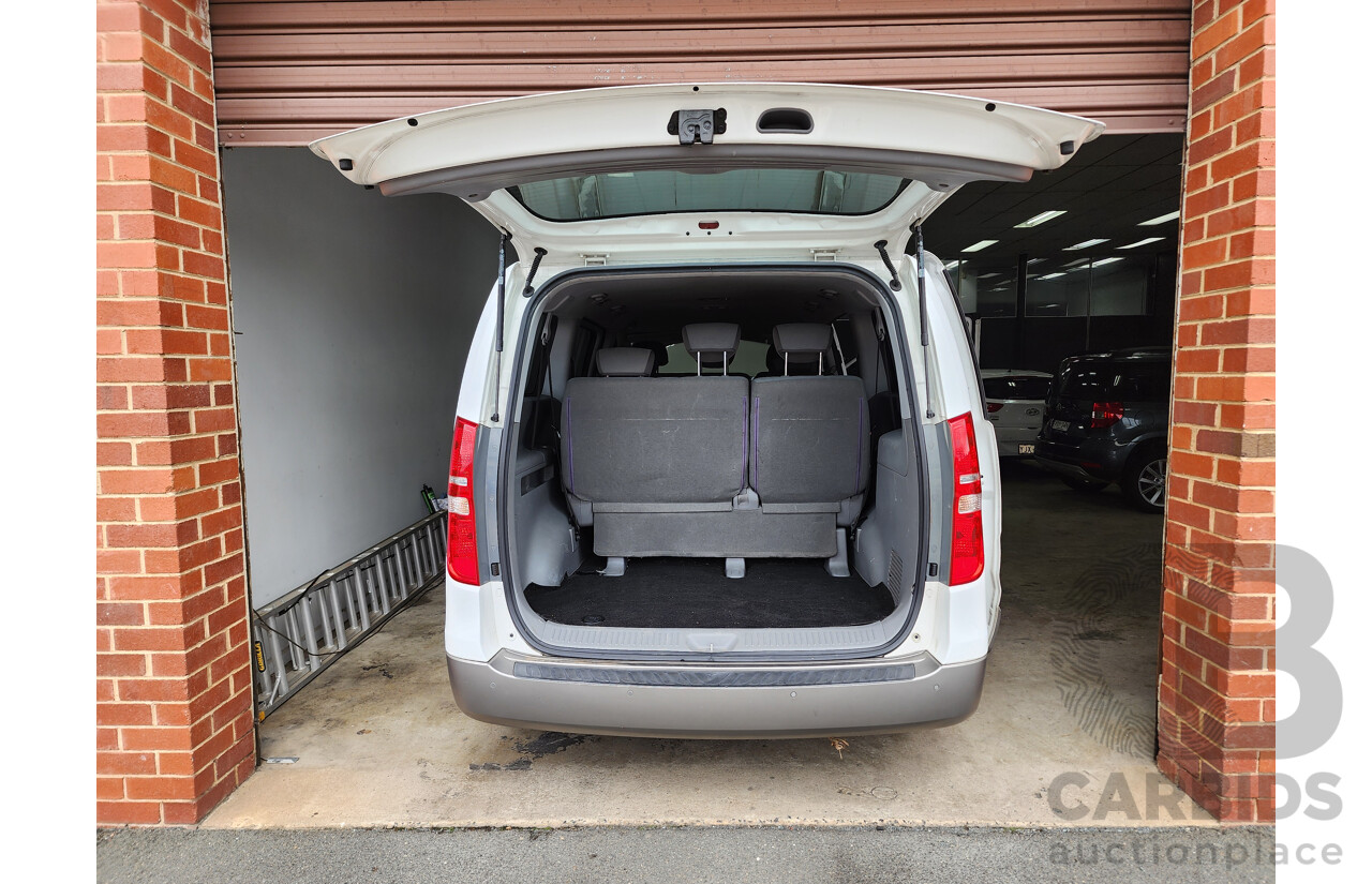 1/2014 Hyundai Imax TQ MY13 4d Wagon White 2.5L