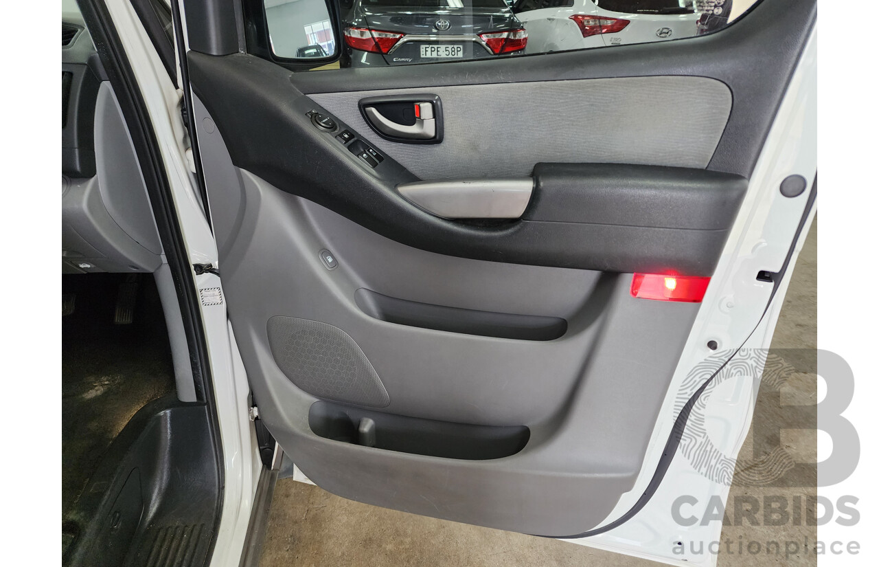 1/2014 Hyundai Imax  TQ MY13 4d Wagon White 2.5L