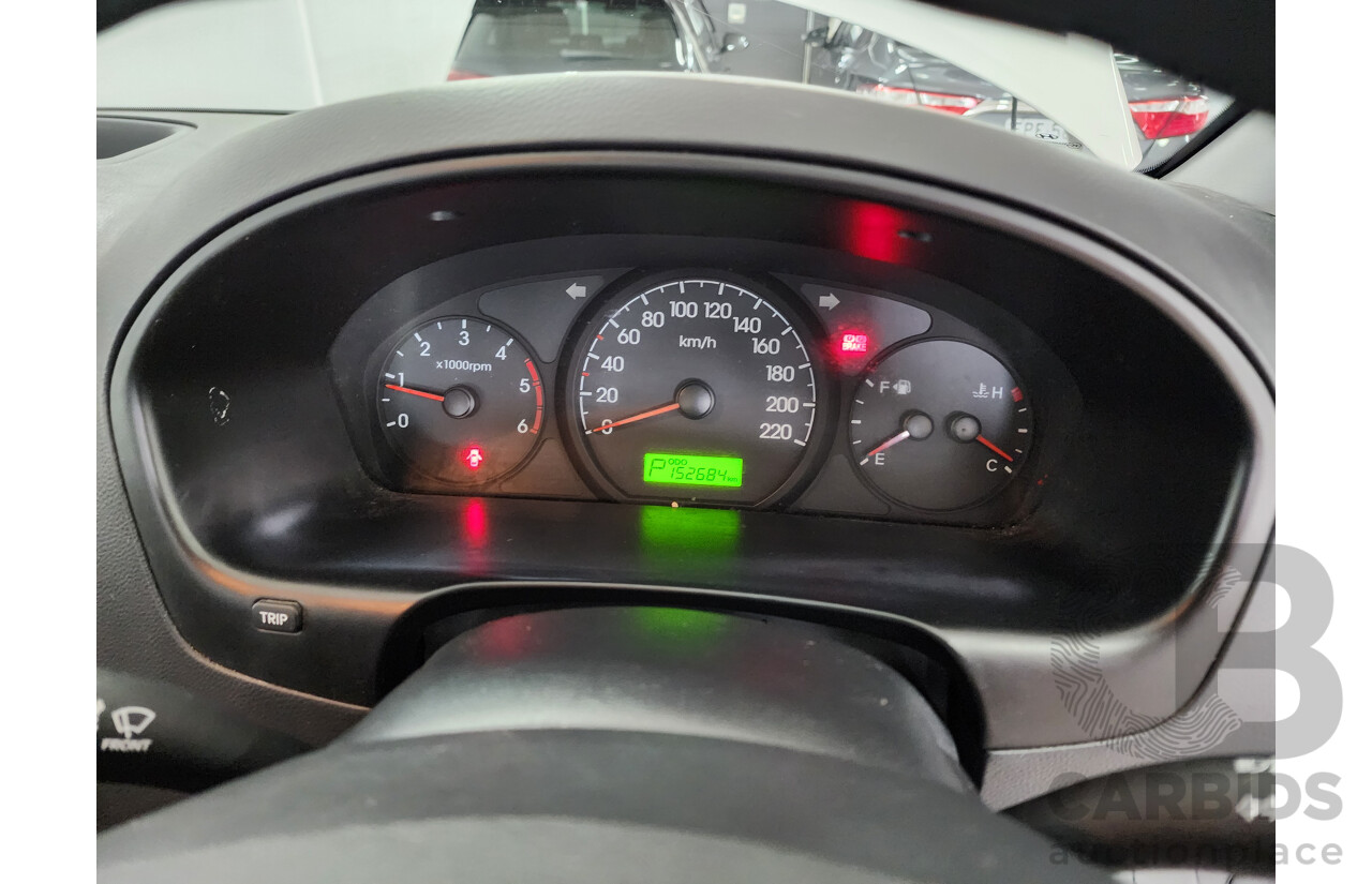 1/2014 Hyundai Imax  TQ MY13 4d Wagon White 2.5L