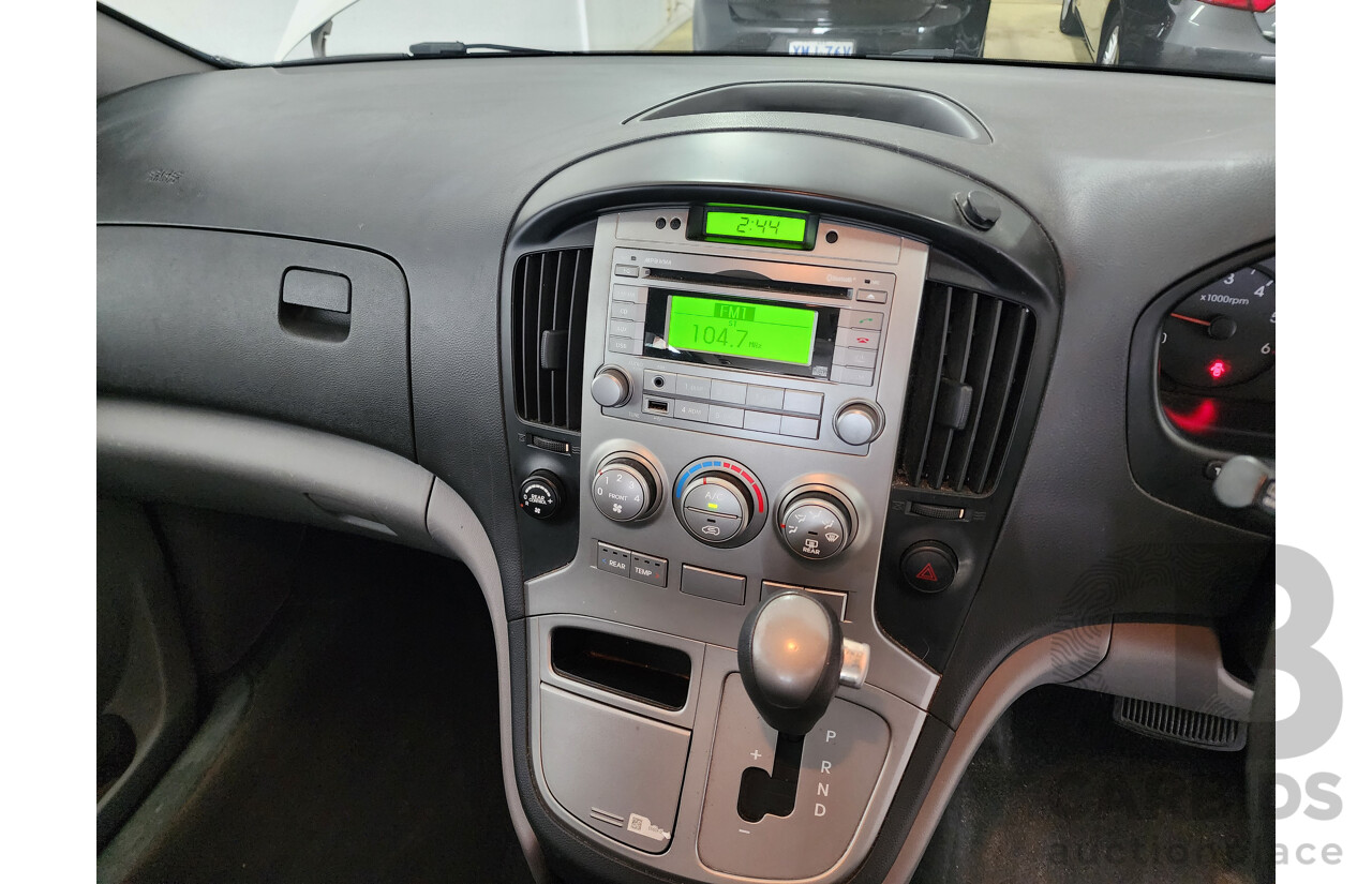 1/2014 Hyundai Imax  TQ MY13 4d Wagon White 2.5L