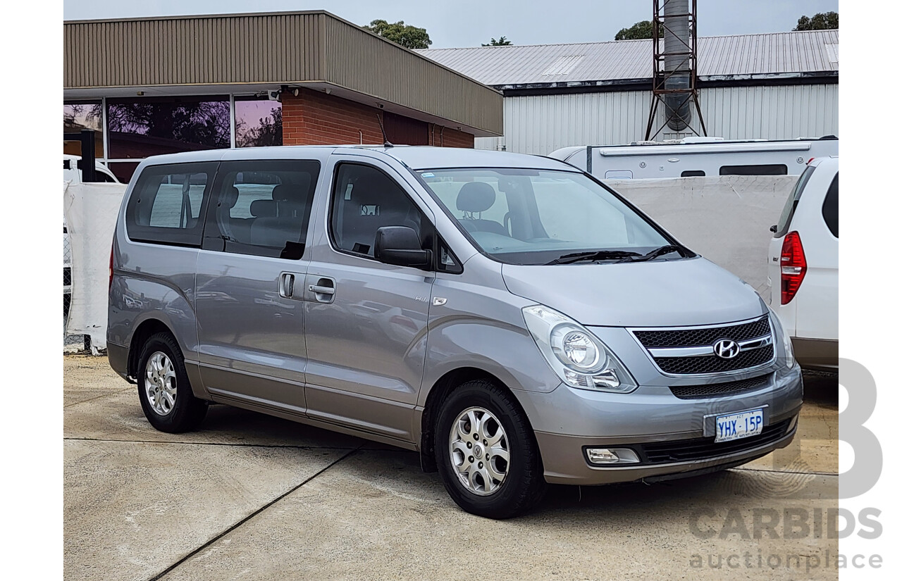 4/2012 Hyundai Imax  TQ MY11 4d Wagon Grey 2.5L