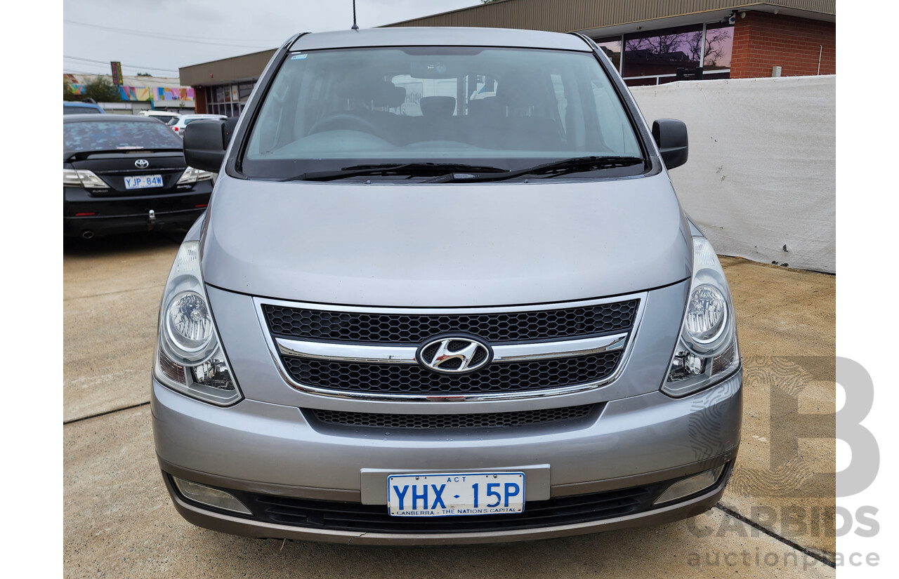 4/2012 Hyundai Imax  TQ MY11 4d Wagon Grey 2.5L