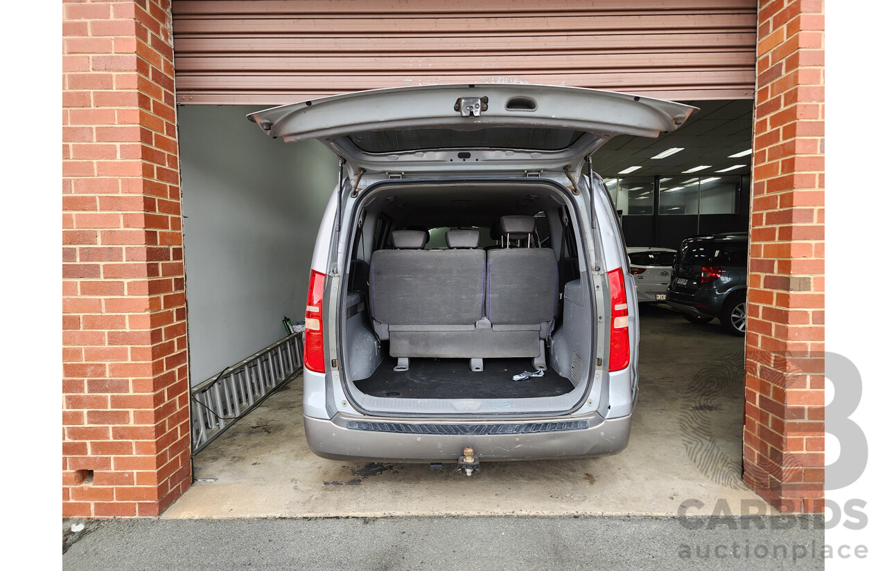 4/2012 Hyundai Imax  TQ MY11 4d Wagon Grey 2.5L