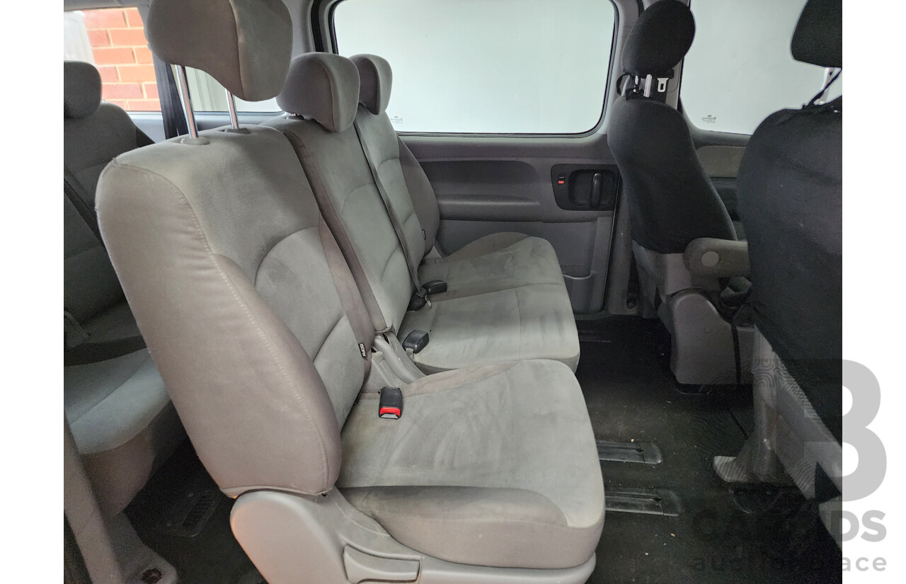 4/2012 Hyundai Imax  TQ MY11 4d Wagon Grey 2.5L