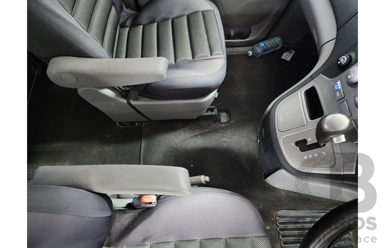 4/2012 Hyundai Imax  TQ MY11 4d Wagon Grey 2.5L