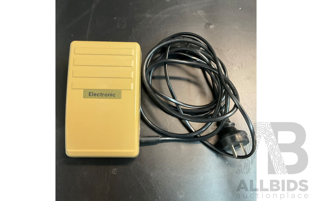 JANOME Overlock My Lock 534D Sewing Machine & My Style 16 - Lot of 2