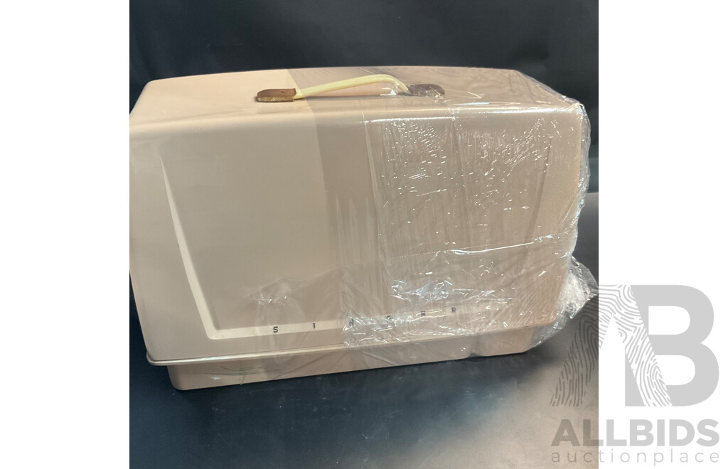 Vintage SINGER Sewing Machines - Deluxe Stylist 518 & Model 237 - Lot of 2