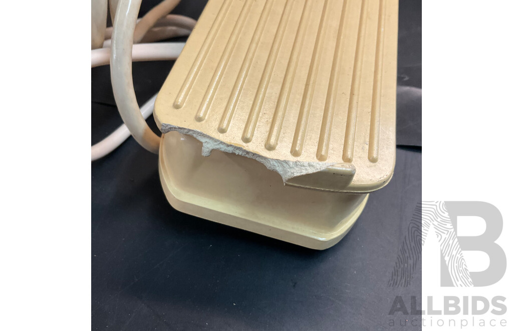 Vintage SINGER Sewing Machines - Deluxe Stylist 518 & Model 237 - Lot of 2