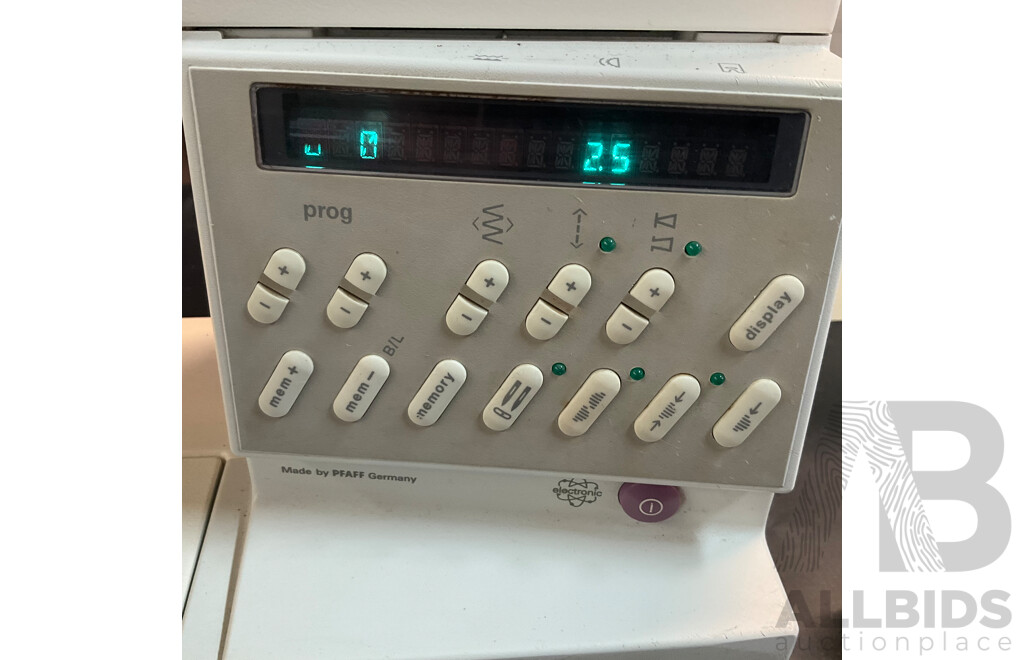 PFAFF Creative 1475 CD Sewing Machine