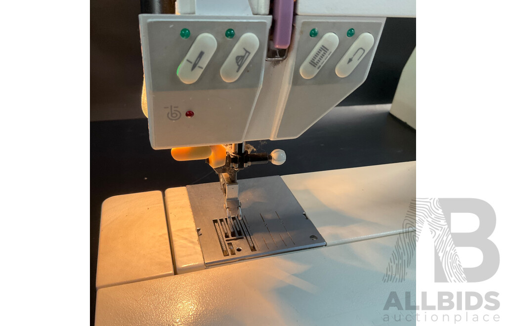 PFAFF Creative 1475 CD Sewing Machine