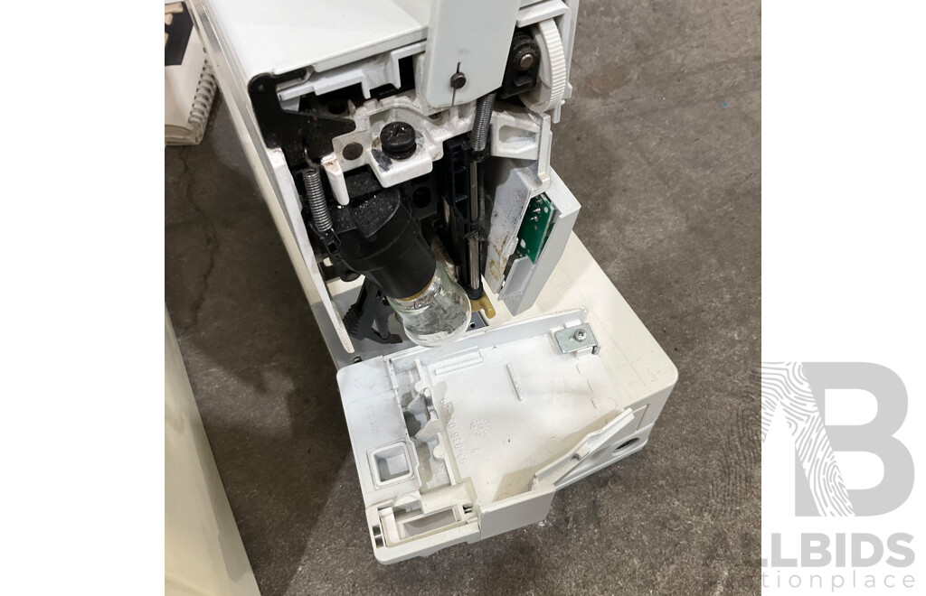 PFAFF Creative 1475 CD Sewing Machine