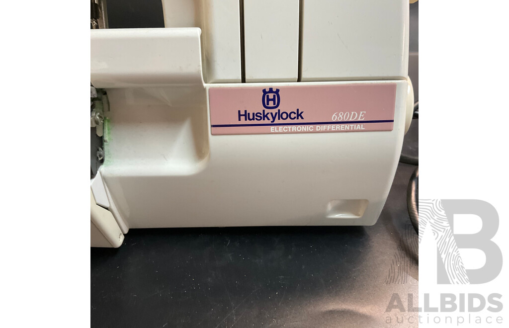 Huskylock 680DE Overlocker Sewing Machines