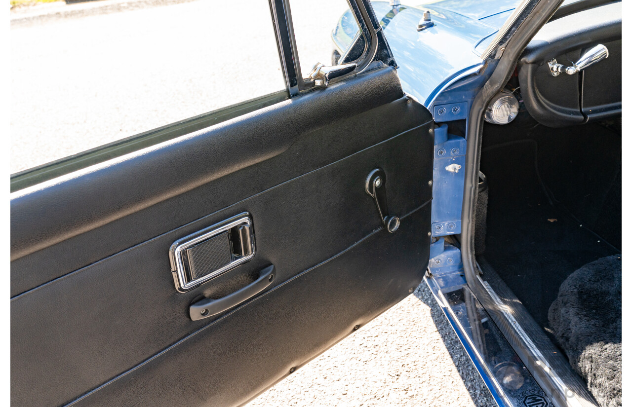 1/1968 M.G. MGB GT 2d Coupe Mineral Blue 1.8L