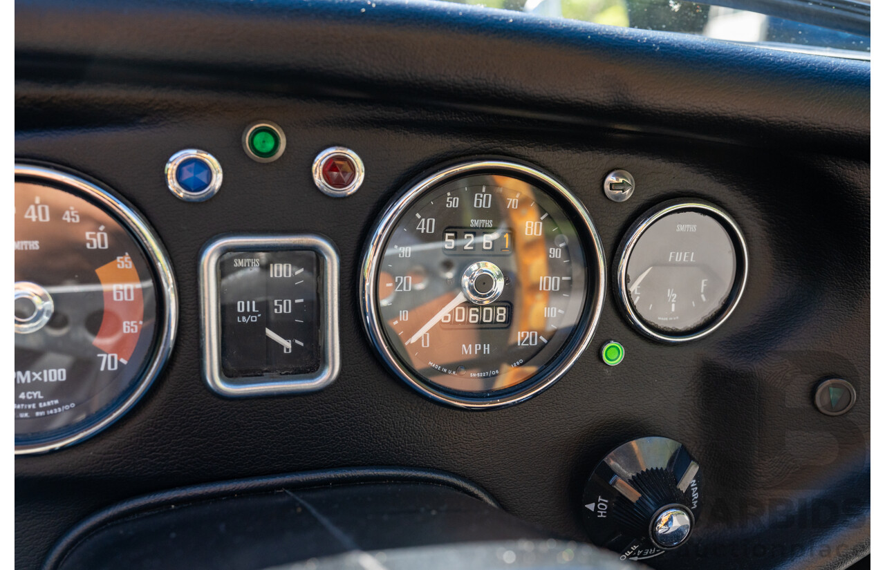 1/1968 M.G. MGB GT 2d Coupe Mineral Blue 1.8L