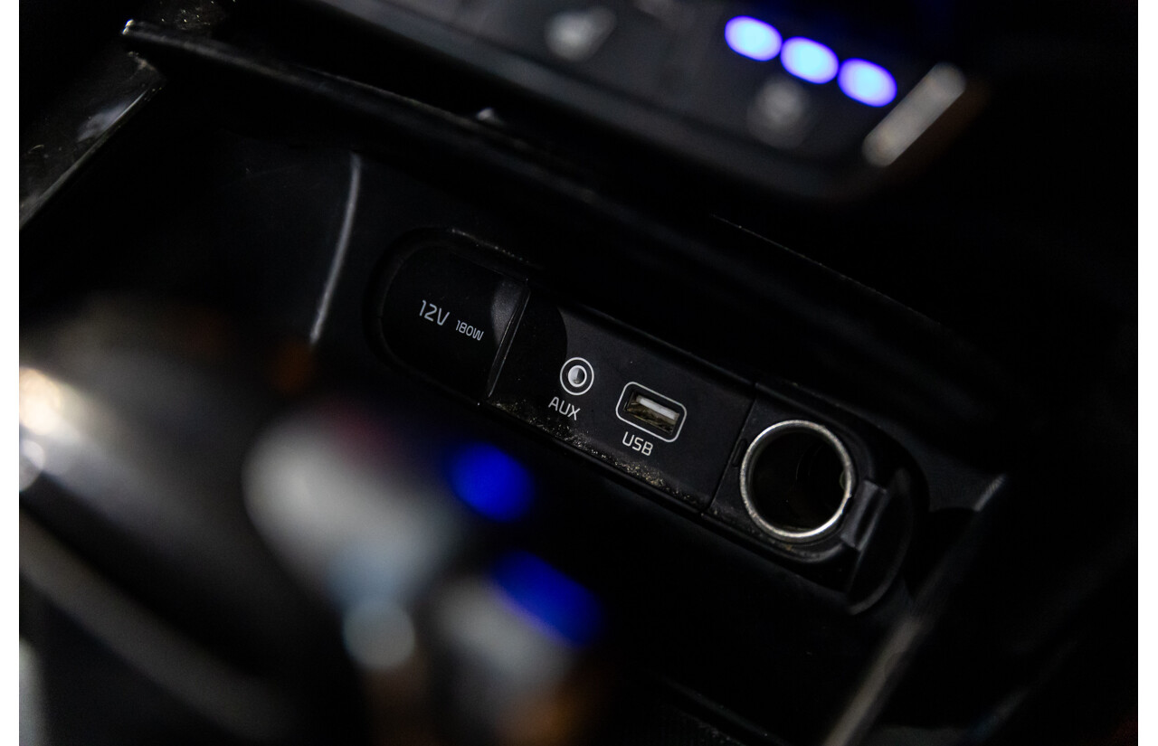 03/2018 Kia Sorento GT-Line (4x4) UM MY18 4d Wagon Aurora Black Pearl Turbo Diesel 2.2L