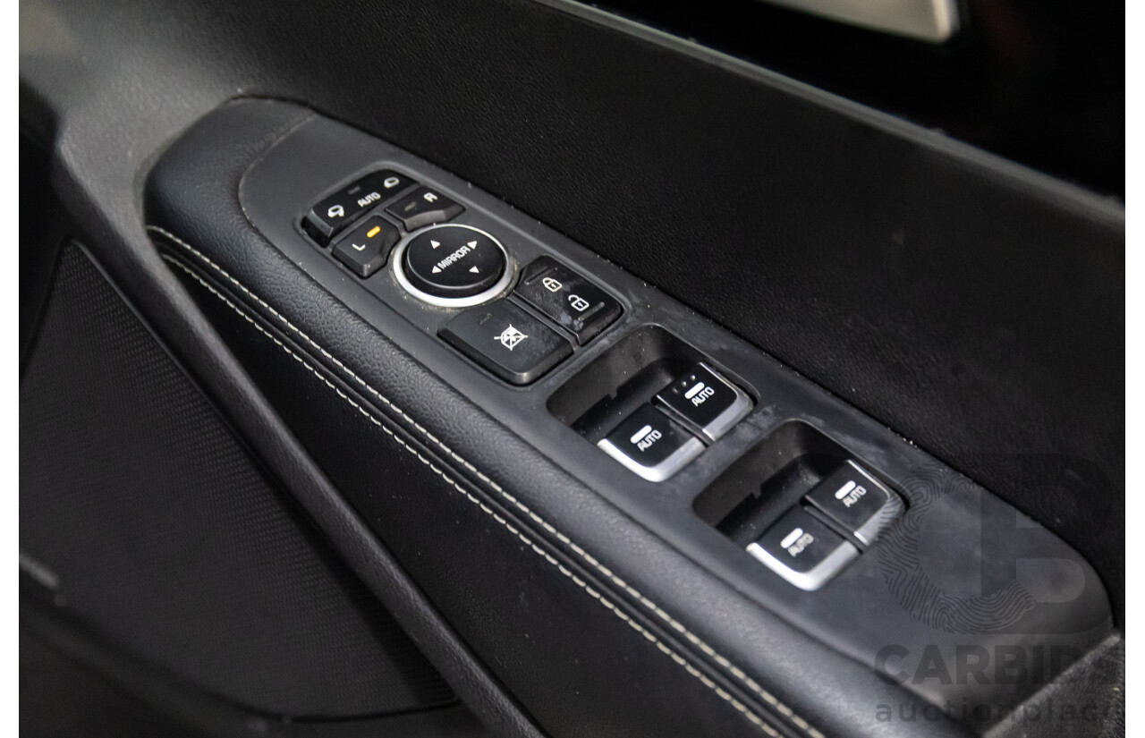 03/2018 Kia Sorento GT-Line (4x4) UM MY18 4d Wagon Aurora Black Pearl Turbo Diesel 2.2L