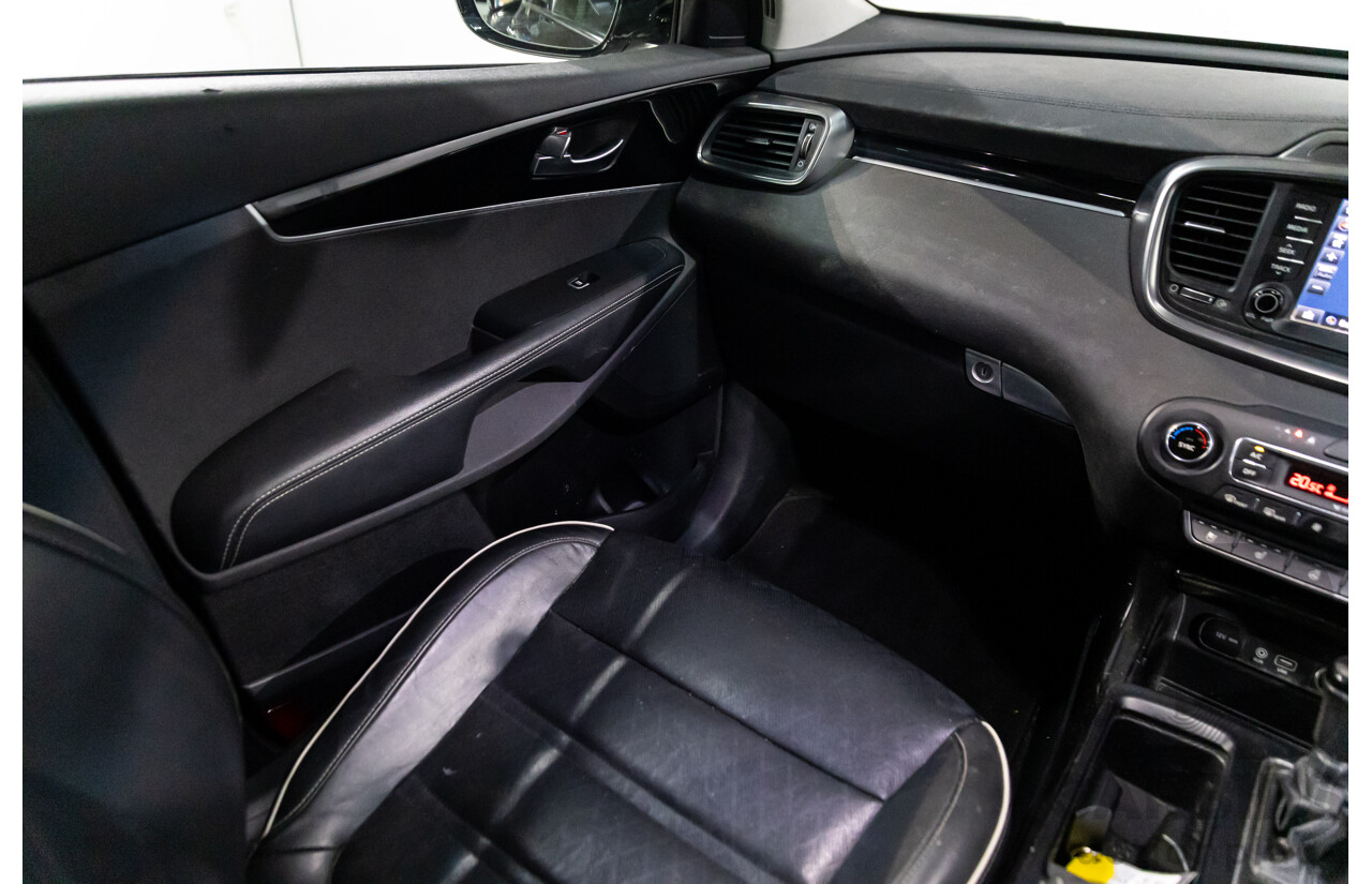 03/2018 Kia Sorento GT-Line (4x4) UM MY18 4d Wagon Aurora Black Pearl Turbo Diesel 2.2L