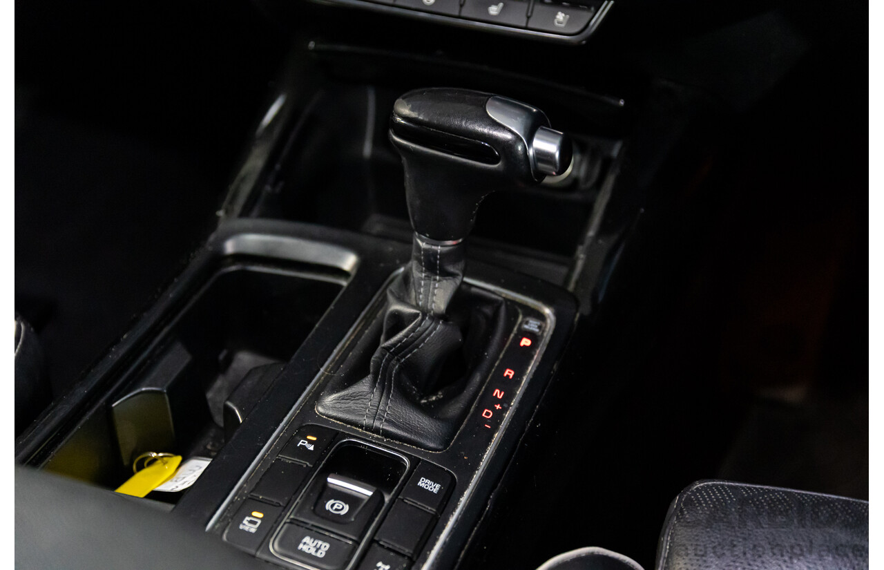 03/2018 Kia Sorento GT-Line (4x4) UM MY18 4d Wagon Aurora Black Pearl Turbo Diesel 2.2L