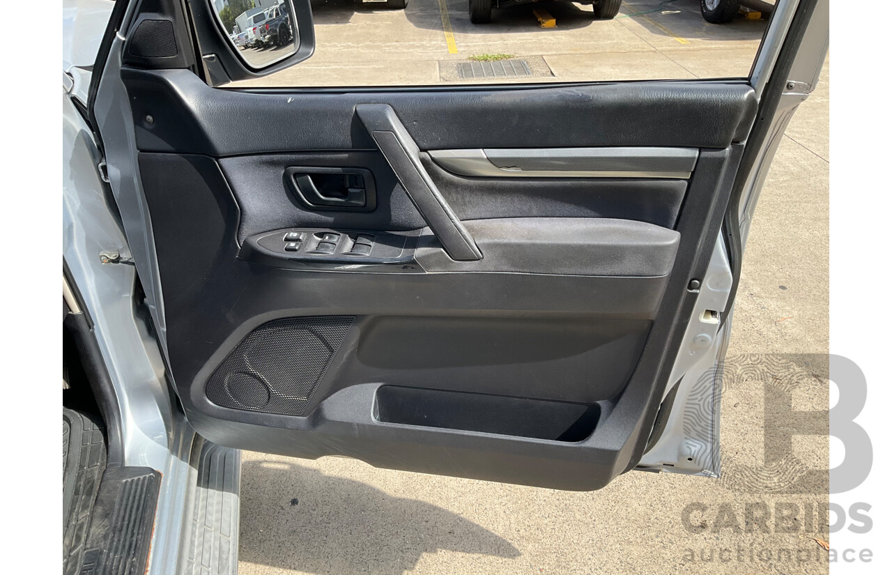 6/2009 Mitsubishi Pajero GLS LWB (4x4) NT 4d Wagon Silver Turbo Diesel 3.2L - 7 Seater