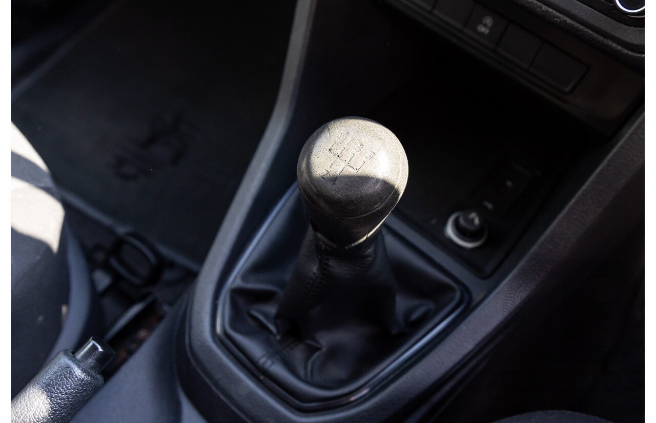 04/2017 Volkswagen Caddy TSI160 Runner (FWD) 2K MY17.5 3d Van Candy White Turbo 1.2L