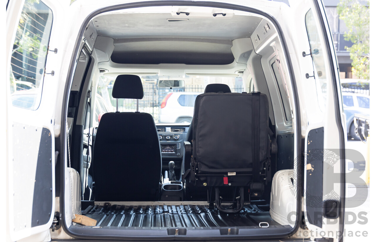 04/2017 Volkswagen Caddy TSI160 Runner (FWD) 2K MY17.5 3d Van Candy White Turbo 1.2L