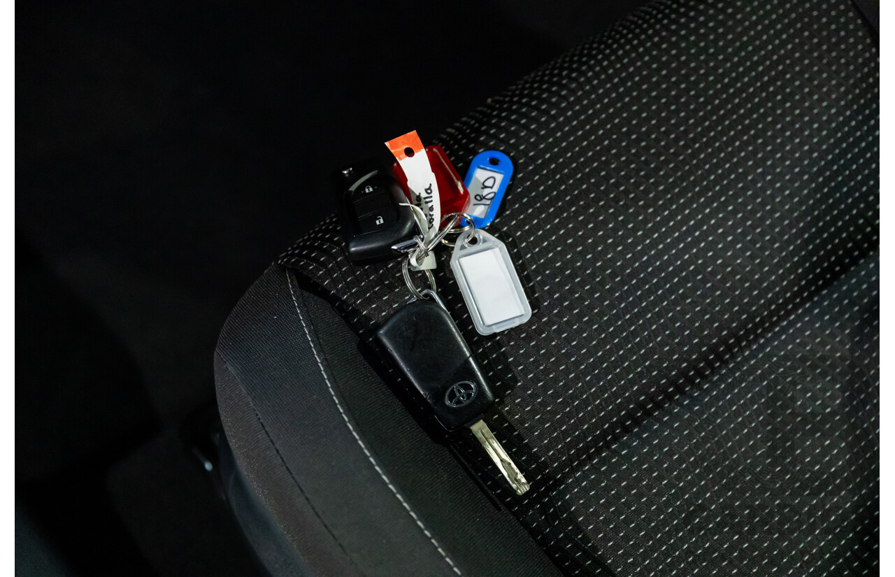 07/2015 Toyota Corolla Ascent (FWD) ZRE182R MY15 5d Hatchback Barcelona Red Metallic 1.8L