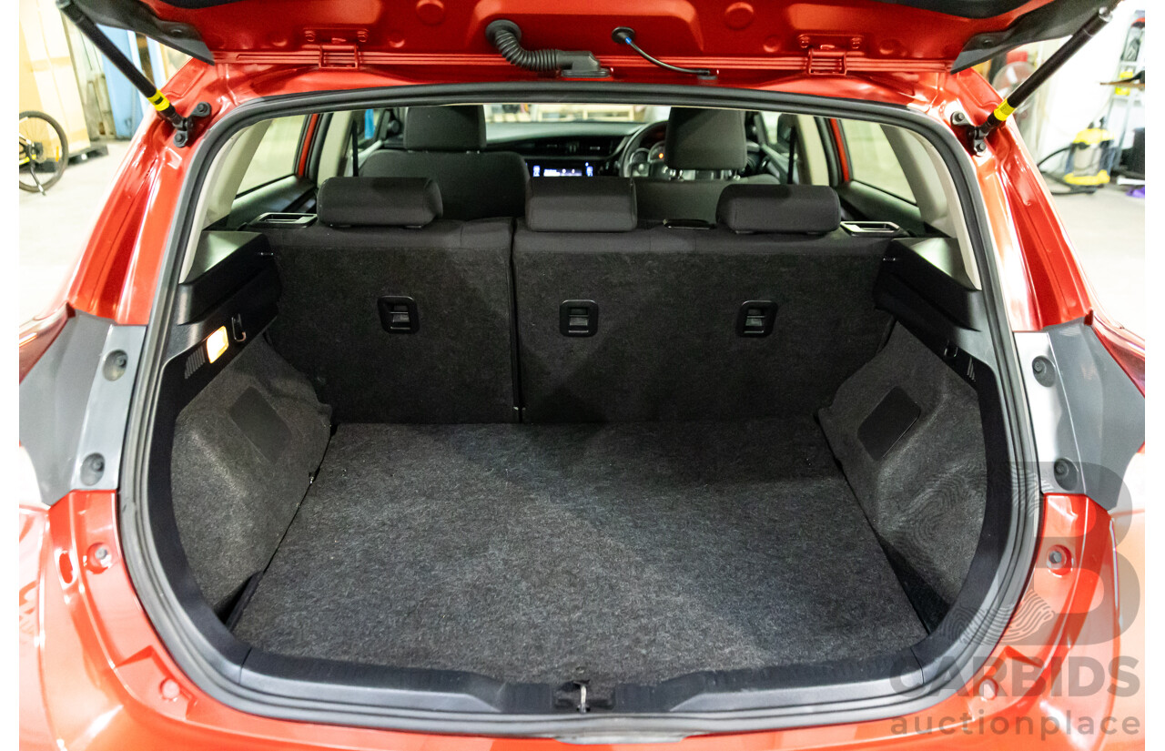 07/2015 Toyota Corolla Ascent (FWD) ZRE182R MY15 5d Hatchback Barcelona Red Metallic 1.8L