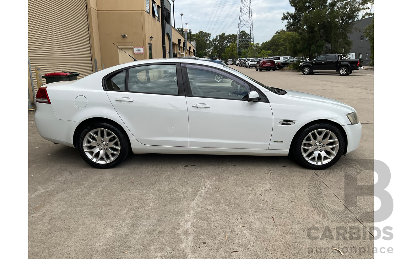 6/2010 Holden Commodore International VE MY10 4d Sedan Heron White V6 3.0L