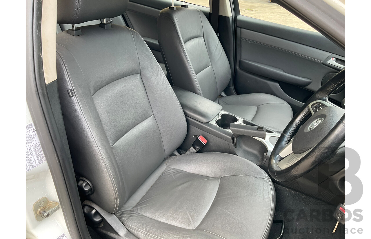 6/2010 Holden Commodore International VE MY10 4d Sedan Heron White V6 3.0L