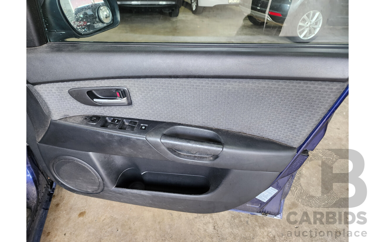 5/2005 Mazda Mazda3 MAXX BK 4d Sedan Blue 2.0L