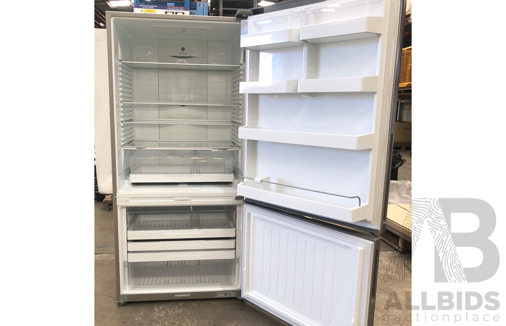 Fisher and Paykel 520 Litre Bottom Mount Stainless Steel Fridge/Freezer