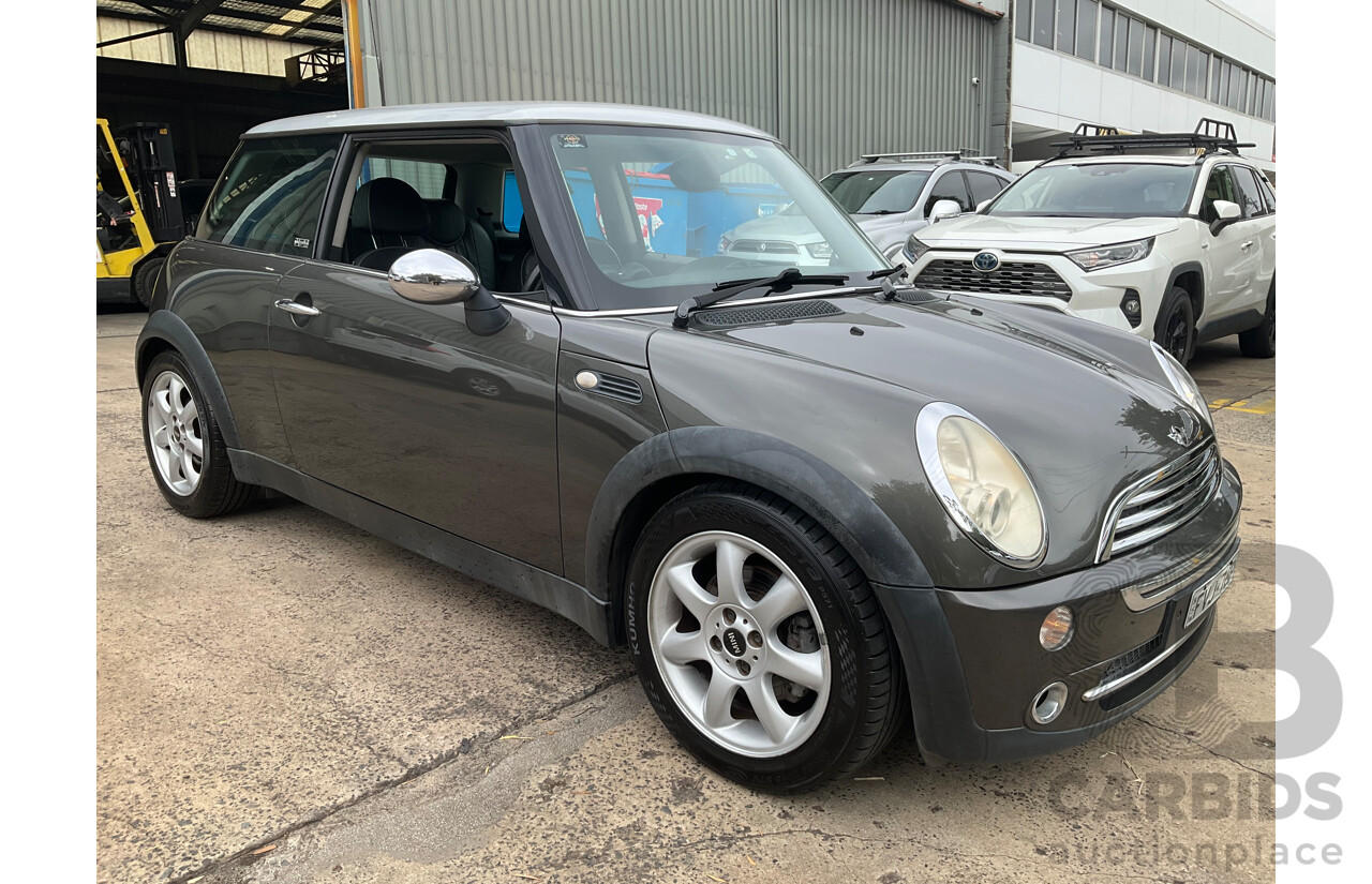 6/2006 Mini Cooper Park Lane R50 2d Hatchback Royal Grey Metallic/Silver Roof 1.6L