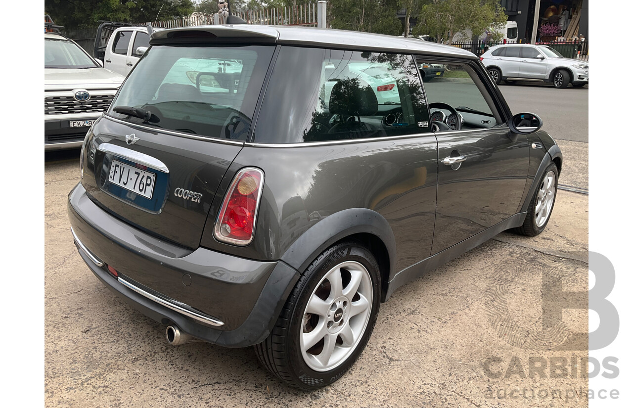 6/2006 Mini Cooper Park Lane R50 2d Hatchback Royal Grey Metallic/Silver Roof 1.6L