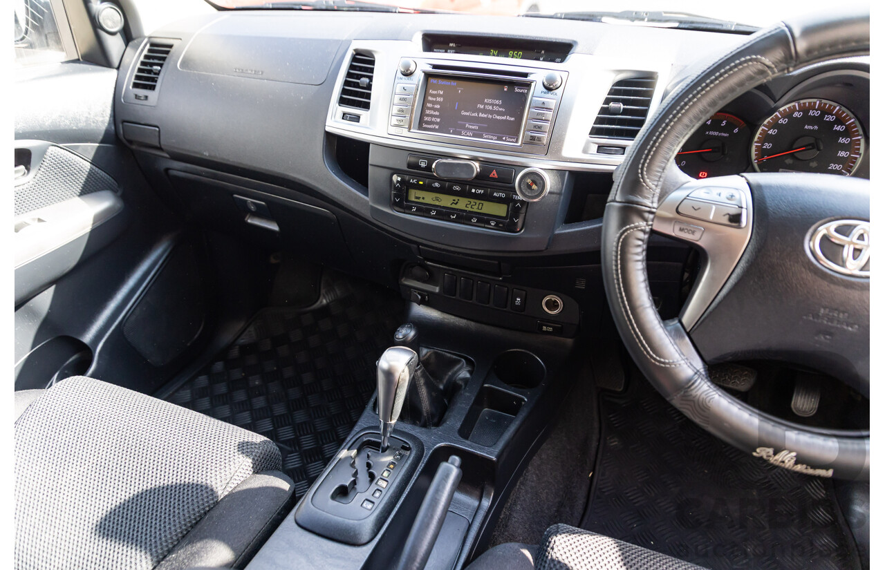 7/2014 Toyota Hilux SR5 (4x4) KUN26R MY14 Dual Cab P/Up Cool White Turbo Diesel 3.0L