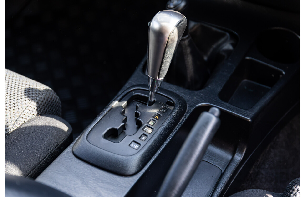 7/2014 Toyota Hilux SR5 (4x4) KUN26R MY14 Dual Cab P/Up Cool White Turbo Diesel 3.0L