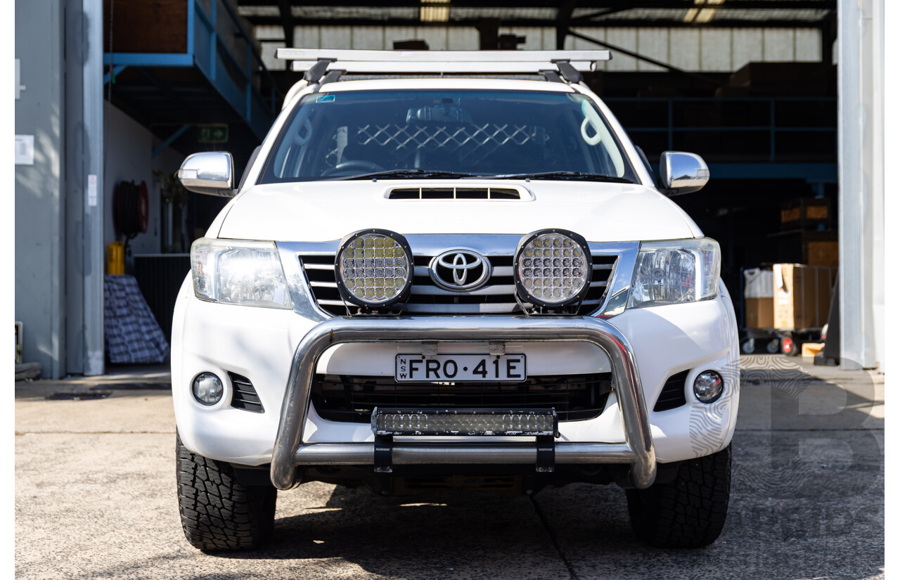 7/2014 Toyota Hilux SR5 (4x4) KUN26R MY14 Dual Cab P/Up Cool White Turbo Diesel 3.0L