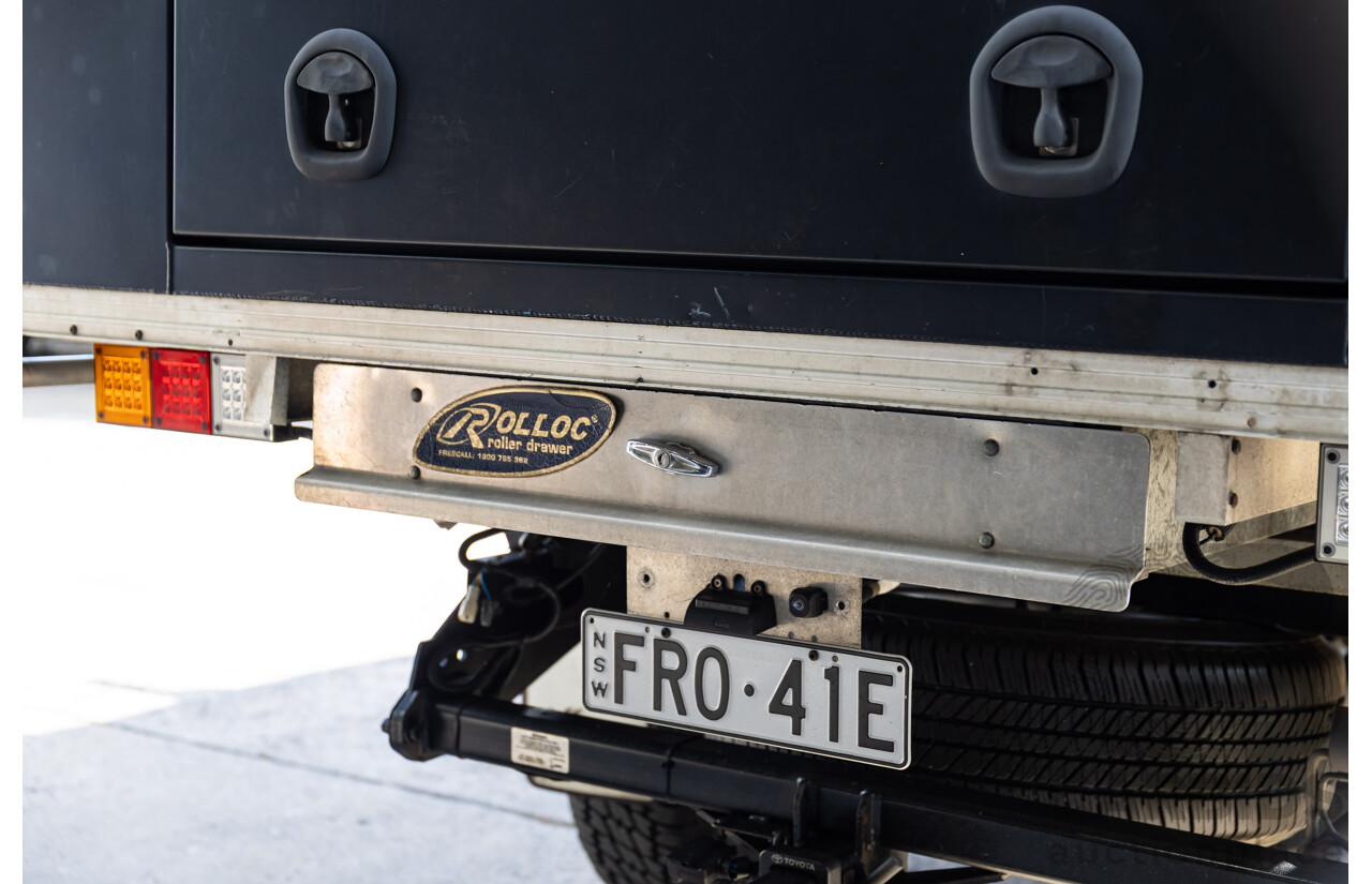 7/2014 Toyota Hilux SR5 (4x4) KUN26R MY14 Dual Cab P/Up Cool White Turbo Diesel 3.0L