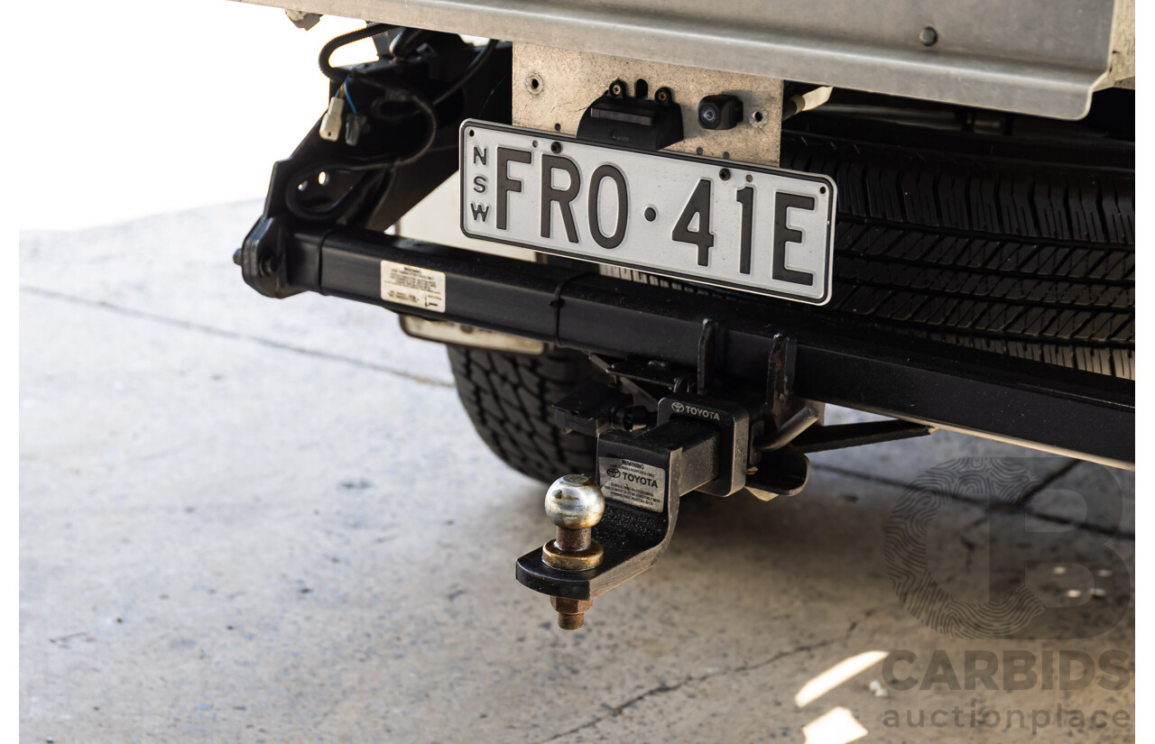 7/2014 Toyota Hilux SR5 (4x4) KUN26R MY14 Dual Cab P/Up Cool White Turbo Diesel 3.0L