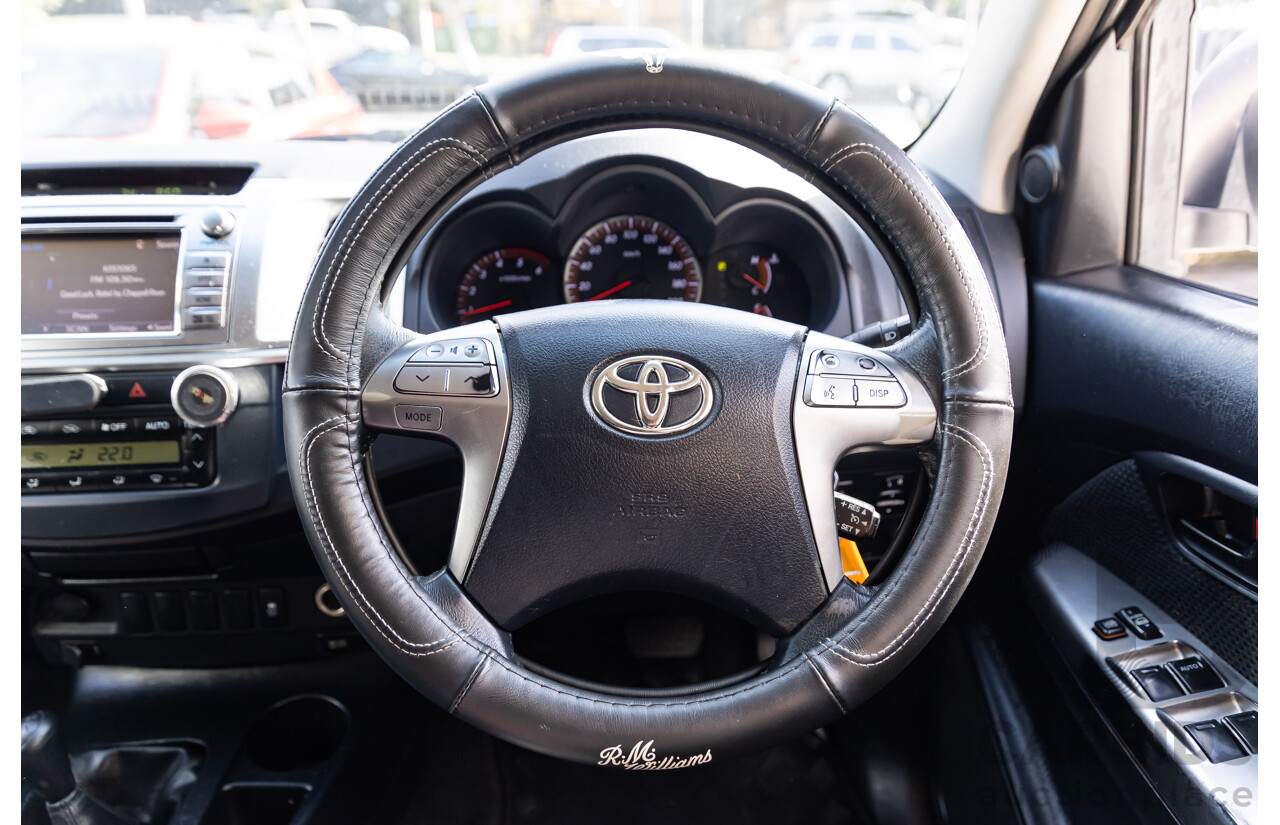 7/2014 Toyota Hilux SR5 (4x4) KUN26R MY14 Dual Cab P/Up Cool White Turbo Diesel 3.0L