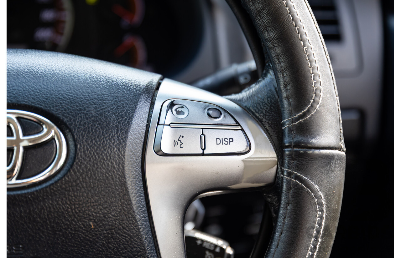 7/2014 Toyota Hilux SR5 (4x4) KUN26R MY14 Dual Cab P/Up Cool White Turbo Diesel 3.0L