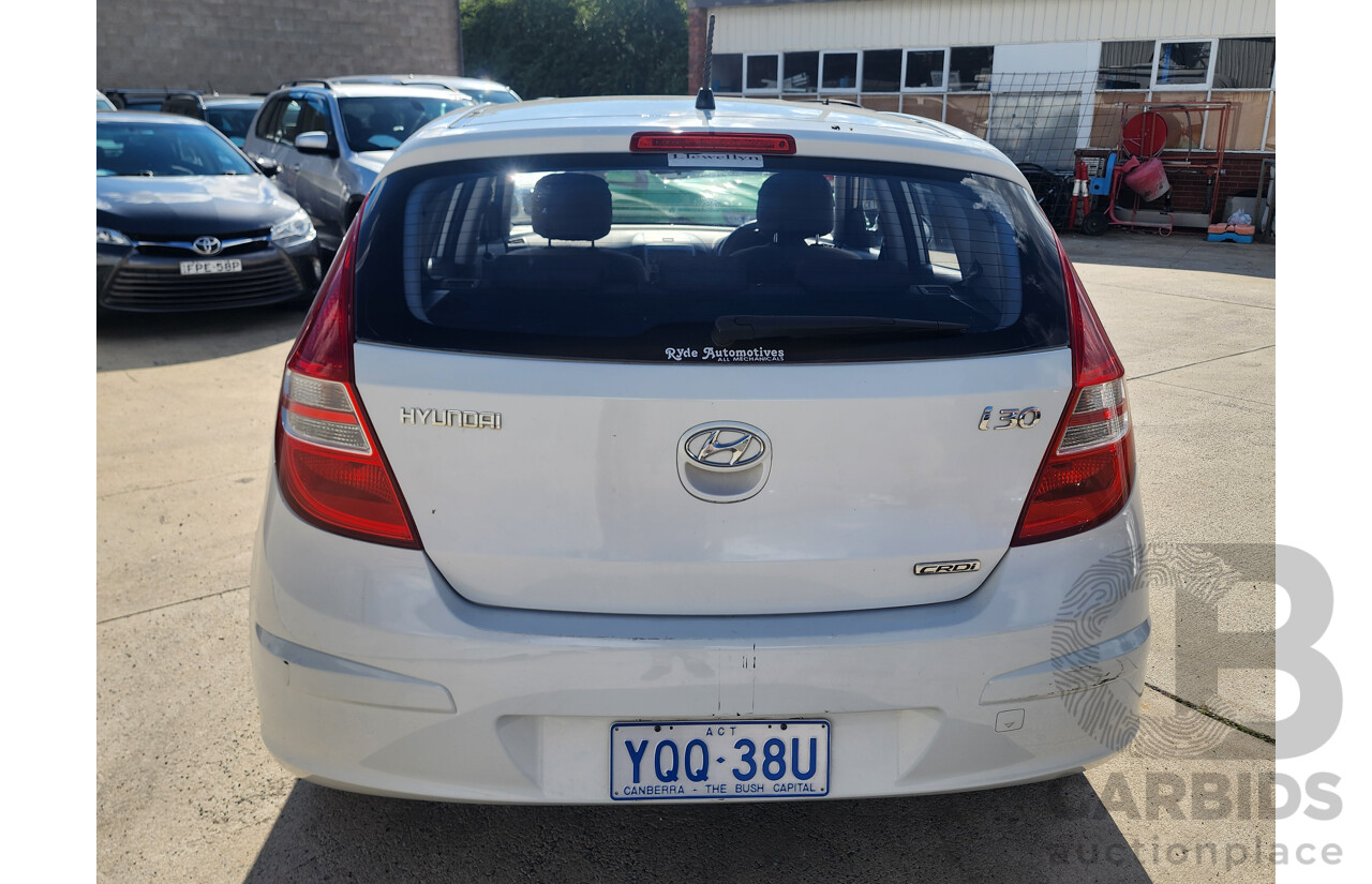 8/2010 Hyundai i30 SLX 1.6 CRDi FD MY10 5d Hatchback White 1.6L