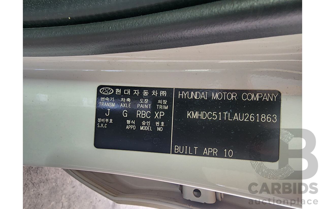 8/2010 Hyundai i30 SLX 1.6 CRDi FD MY10 5d Hatchback White 1.6L