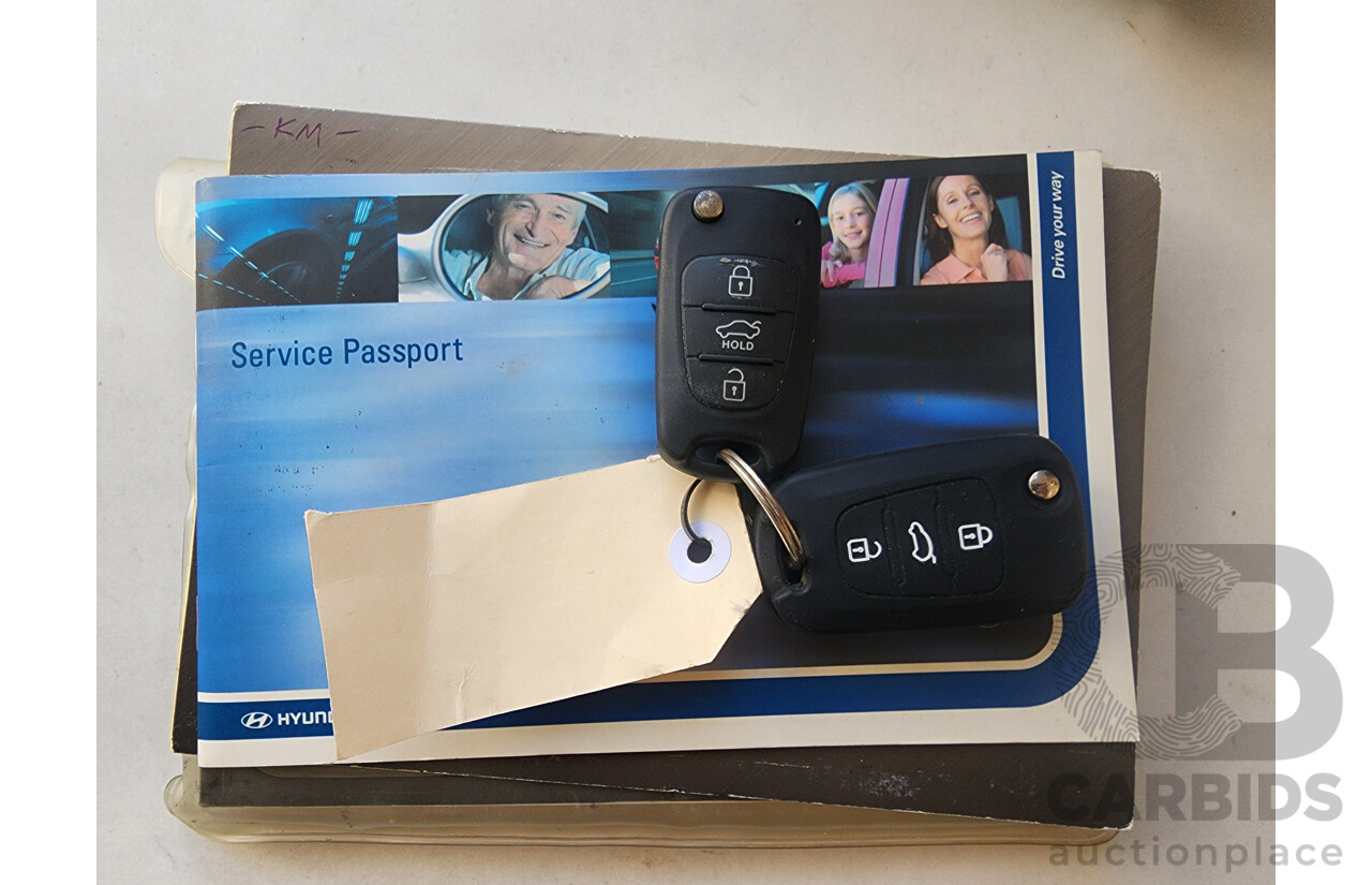 8/2010 Hyundai i30 SLX 1.6 CRDi FD MY10 5d Hatchback White 1.6L